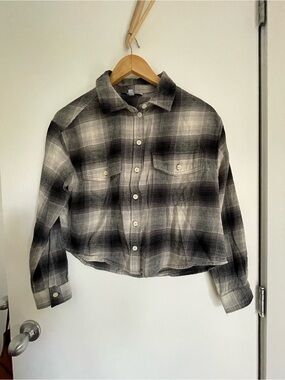 Black & White Plaid Cropped Button-Up Shirt